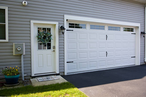 24/7 Emergency Garage Door Panel Replacement experts in St. Bernard, OH
